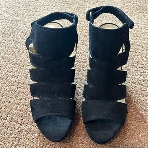 Naturalizer black felt open toed heels. Size 7.